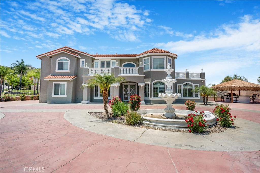 A property available for sale at 27355 Stonehenge Circle, Hemet, CA 92544.