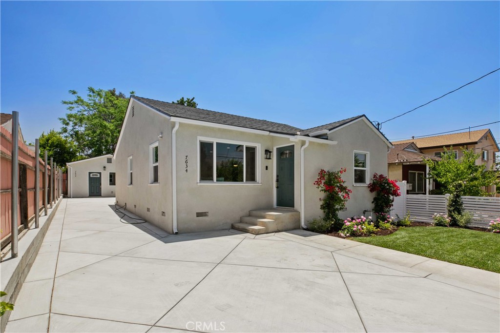 A property available for sale at 7634 Kyle Street, Tujunga, CA 91042.
