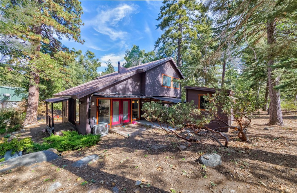 A property available for sale at 37751 Foxfield Road, Angelus Oaks, CA 92305.