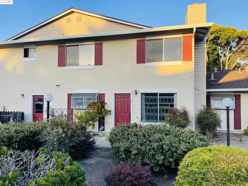 A property available for sale at 2585 El Portal Dr C, San Pablo, CA 94806.