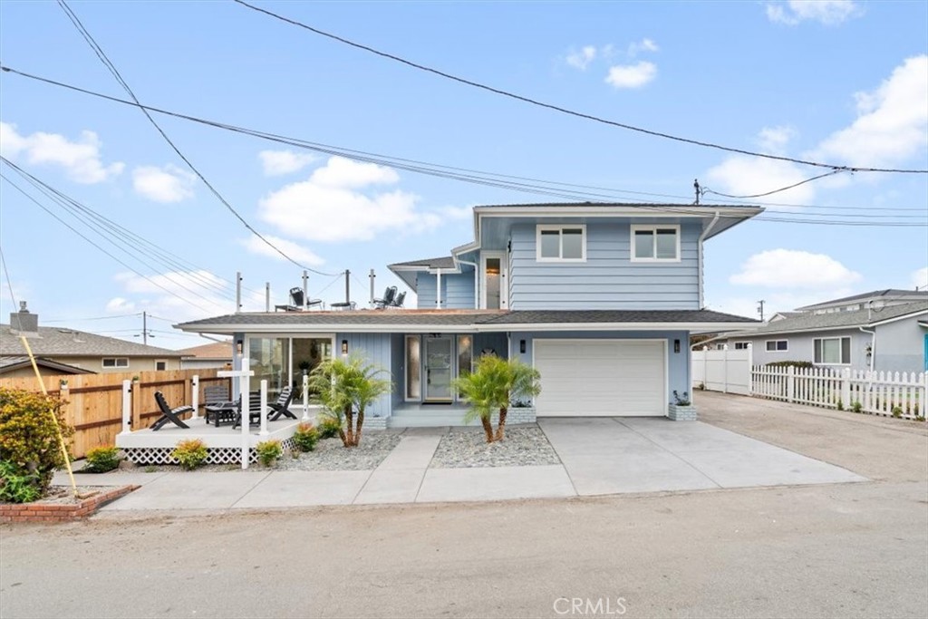 A property available for sale at 31 N 3rd Street, Cayucos, CA 93430.