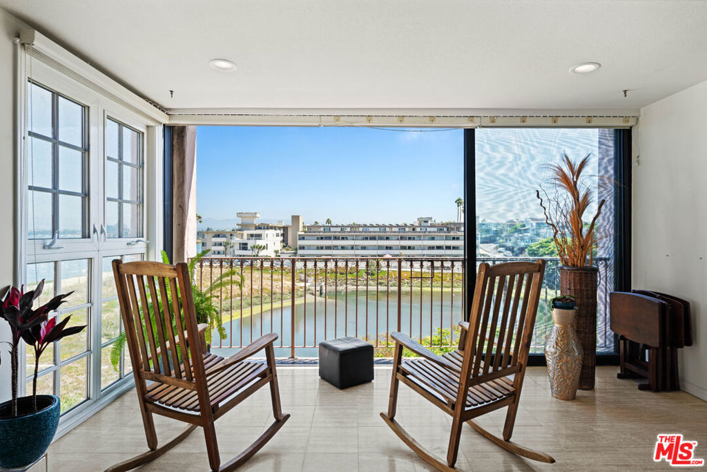 A property available for sale at 6220 Pacific Avenue 303, Playa Del Rey, CA 90293.