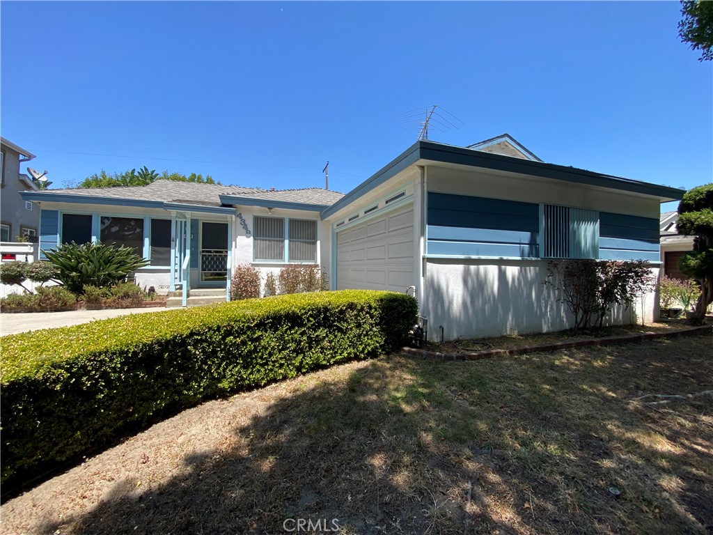 A property available for sale at 4348 VINTON Avenue, Culver City, CA 90232.