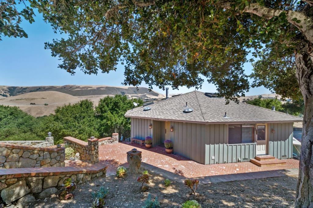 A property available for sale at 31420 Via La Naranga, Carmel Valley, CA 93924.