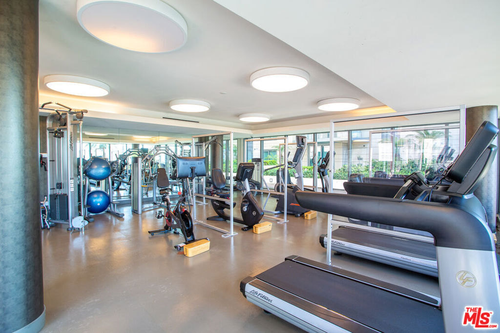 A property available for sale at 1755 Ocean Avenue 811, Santa Monica, CA 90401.