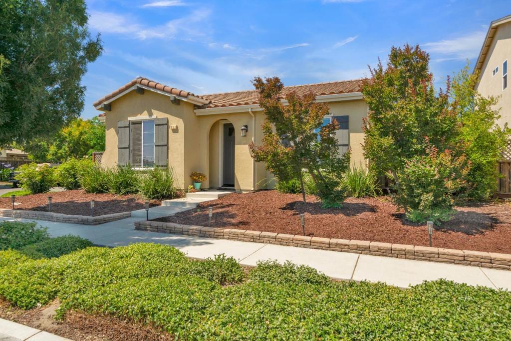 A property available for sale at 631 Livingston Avenue, King City, CA 93930.